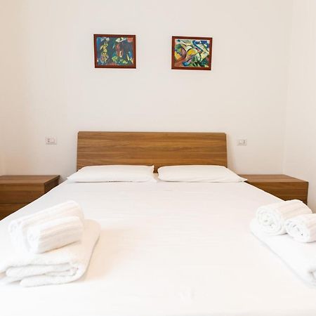 Theo'S Rooms 奧爾比亞 外观 照片